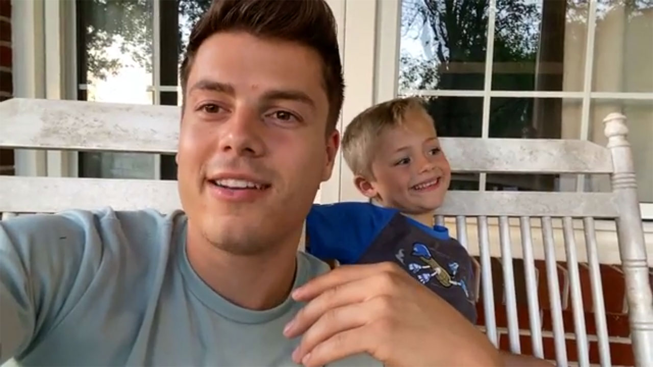 Bringing Up Bates - Bringing Up Bates ? Bates Family Chat: Bradley Steals The Show
